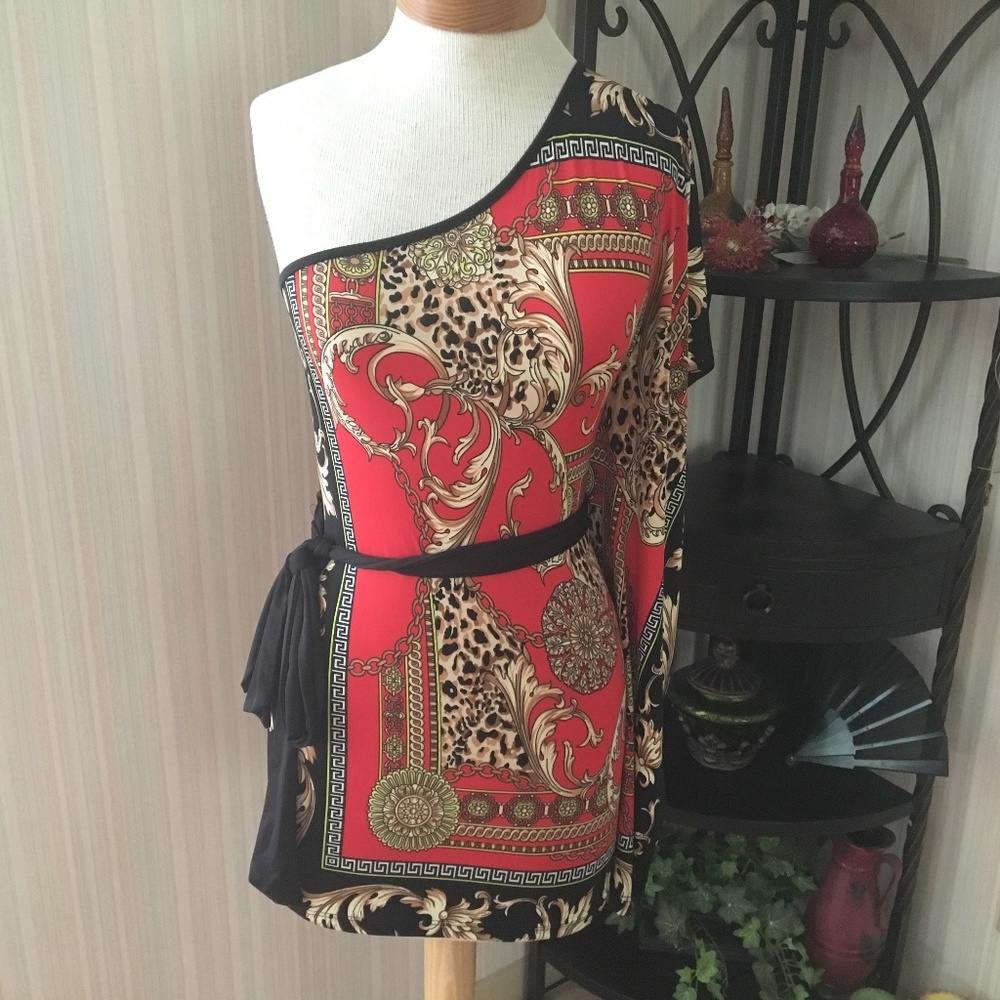 Stunning asymmetrical one-shoulder top